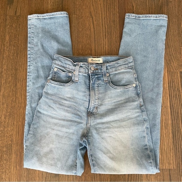 Madewell The Perfect Vintage Straight Jean in Danby Wash: Knee-Rip Edition - Picture 10 of 12